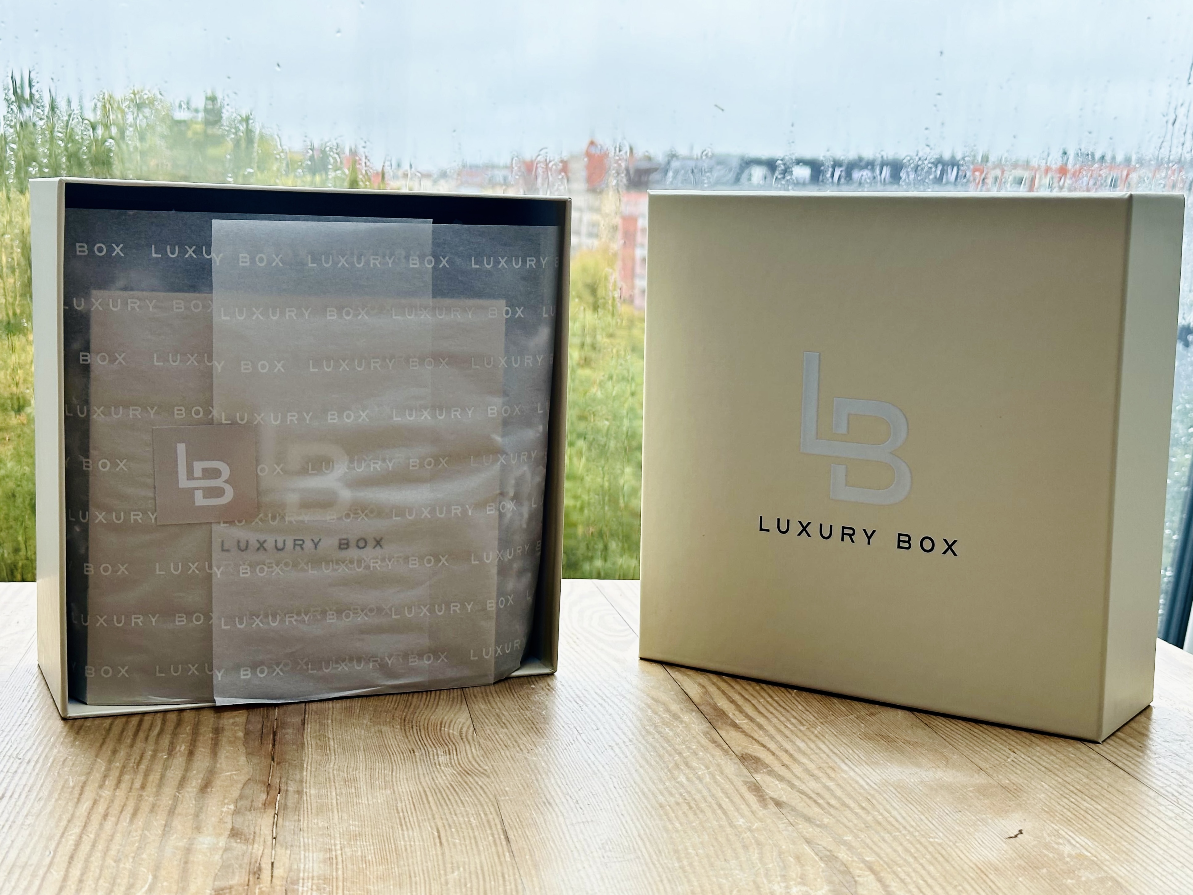 luxury-box-beautybox.jpg (1.86 MB)